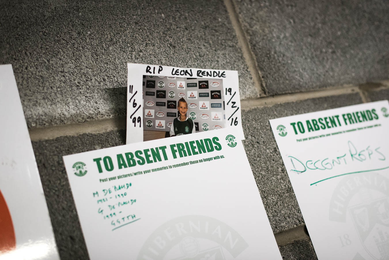 To Absent Friends wall, Hibernian v Dundee